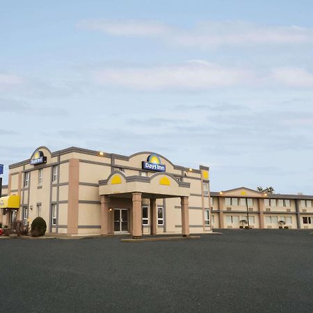 Days Inn By Wyndham Brockville Eksteriør billede