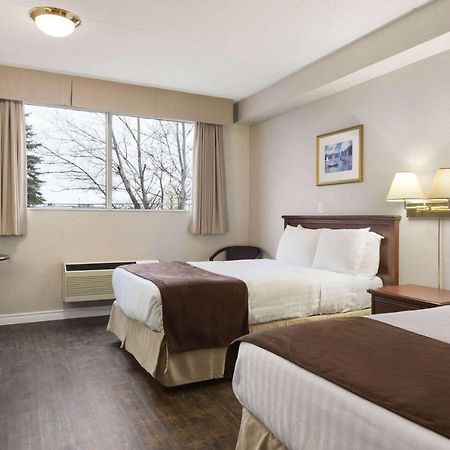 Days Inn By Wyndham Brockville Eksteriør billede